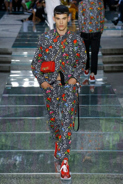 Look 23